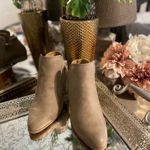 Natural sole Booties